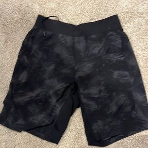 Men’s Lulu shorts